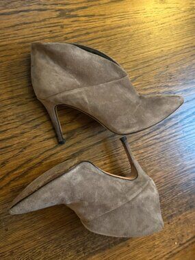 Gray Heels